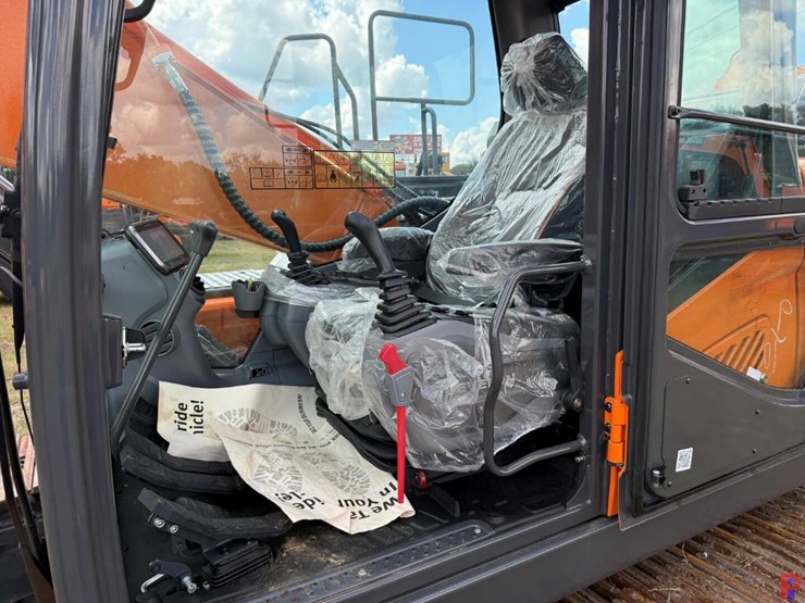 2024-develon-dx200lc-7-image-15