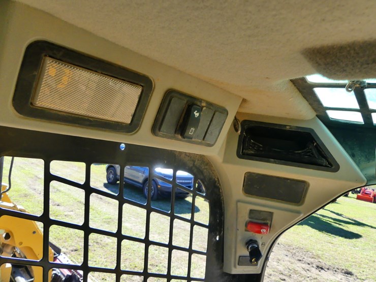 2022-caterpillar-259d3-image-16