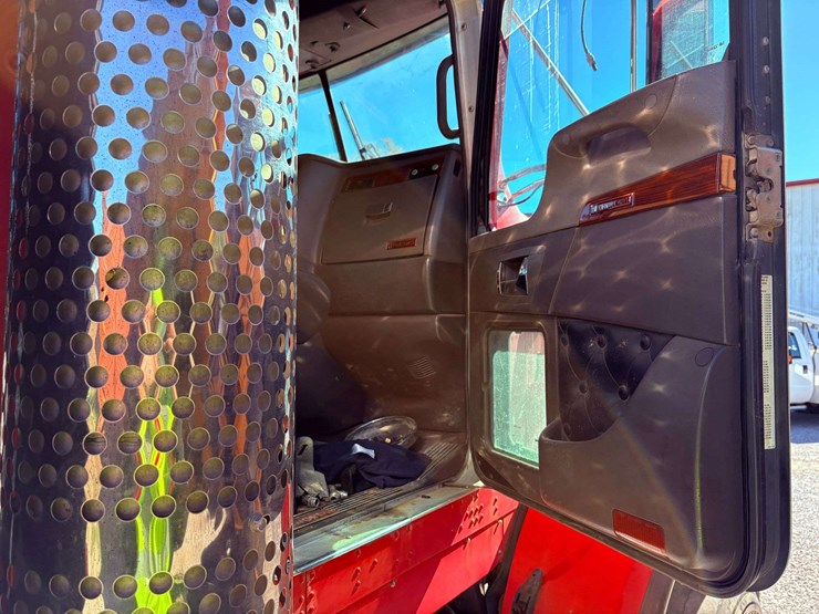 2007-kenworth-t800-image-52