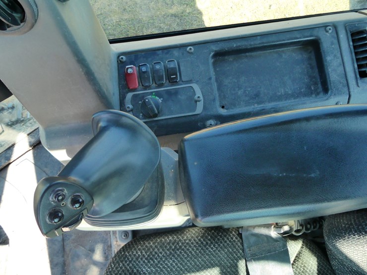 2018-caterpillar-d5k2-image-14