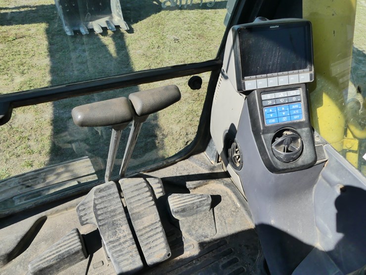 2015-komatsu-pc210-lc-image-16