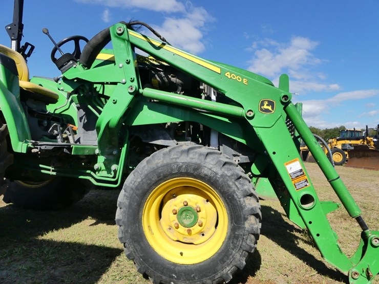 2019-john-deere-4044m-image-8