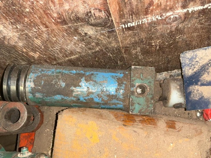 #760-•-pulleys,-cylinders,-and-assorted-parts-image-6