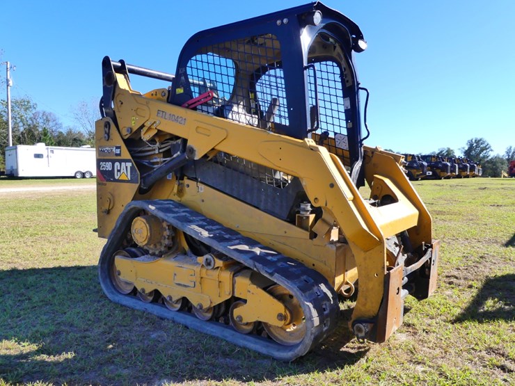 2017-caterpillar-259d-image-2