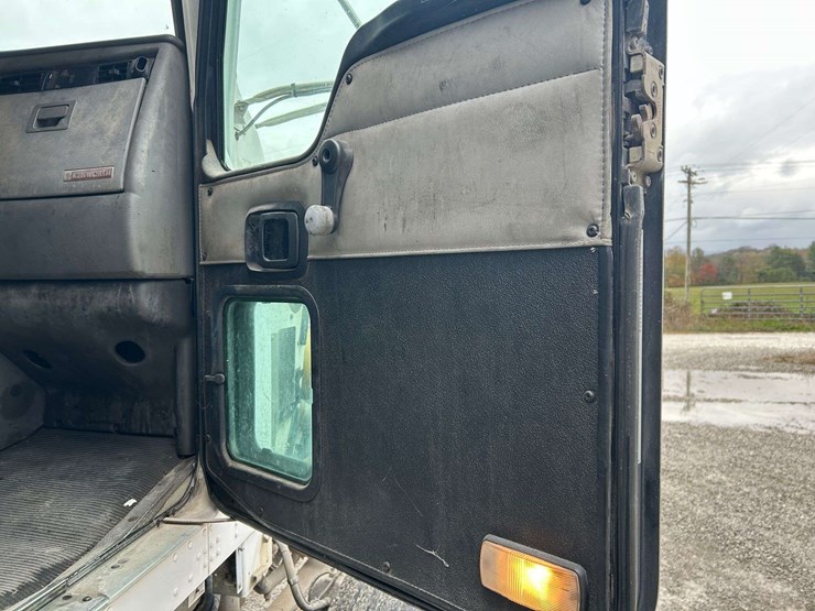 kenworth-t800-image-61