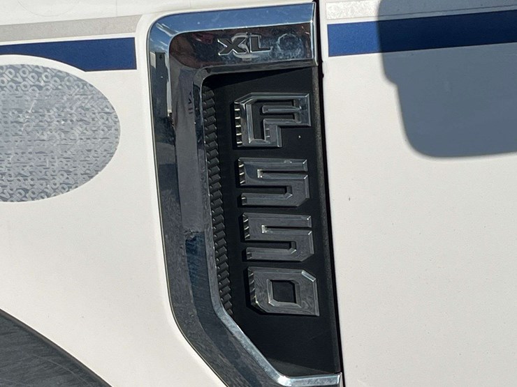 2017-ford-f550-xl-image-22