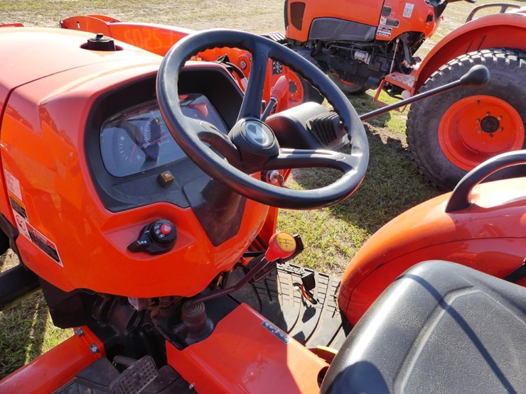 2023-kubota-la526-image-16