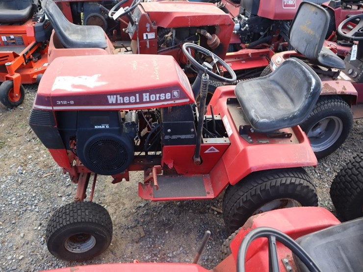wheel-horse-lawn-&-garden-tractor-image-5