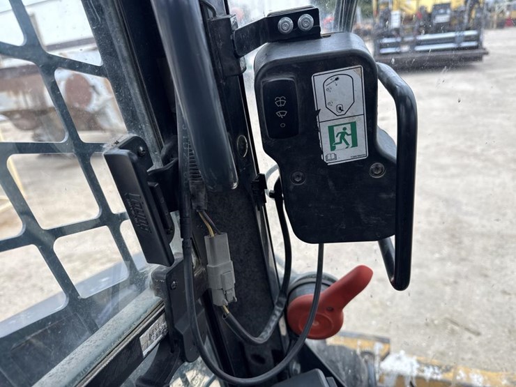 2019-deere-331g-image-31