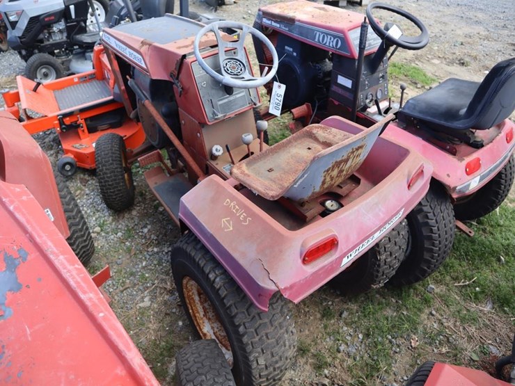 wheel-horse-lawn-&-garden-tractor-image-6
