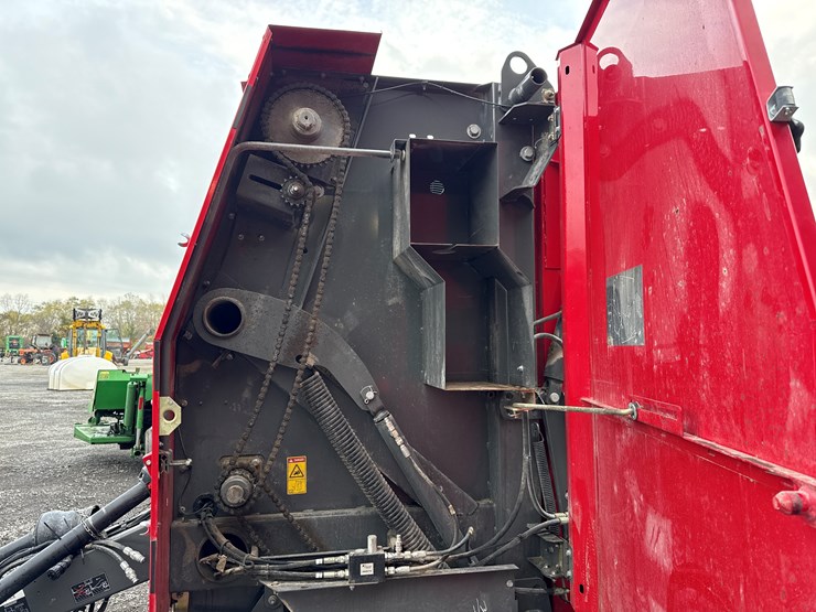 massey-ferguson-1745-image-9