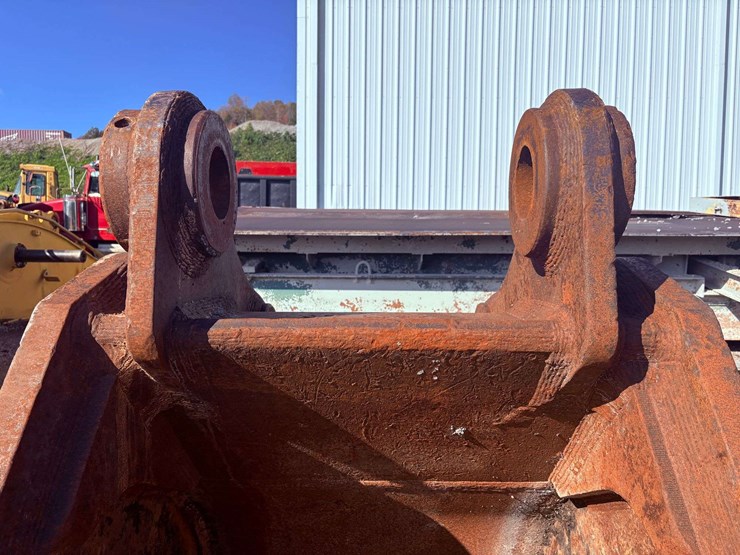 caterpillar-375-image-9