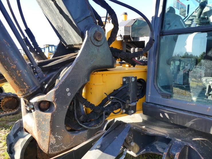 2018-deere-85g-image-13