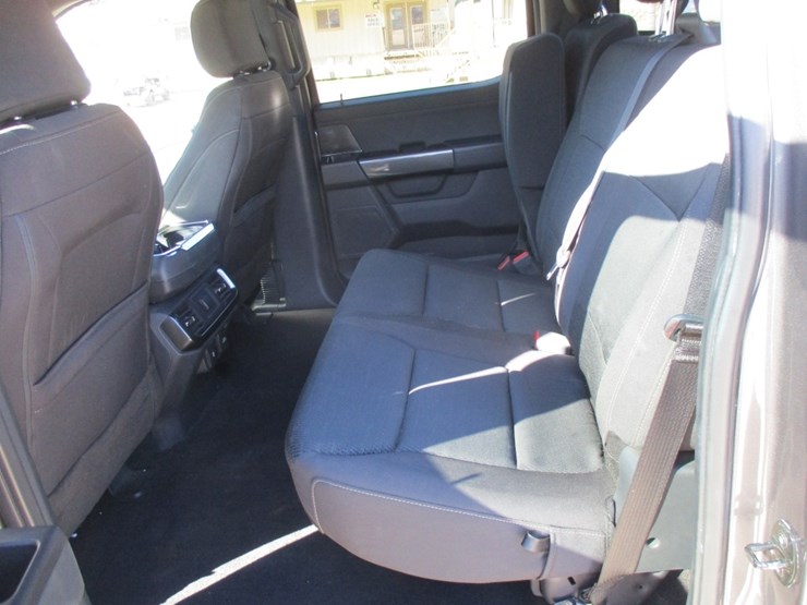 2022-ford-f150-xlt-image-8