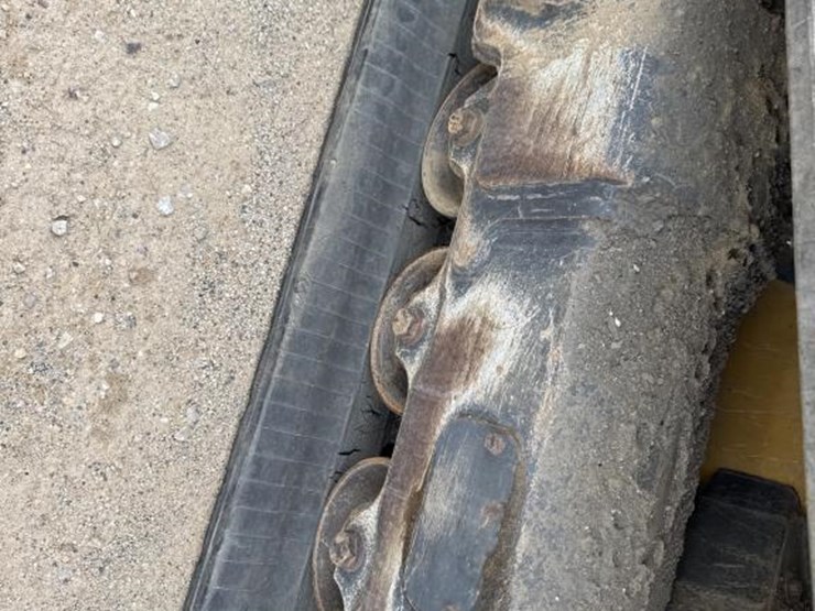 2019-deere-331g-image-42