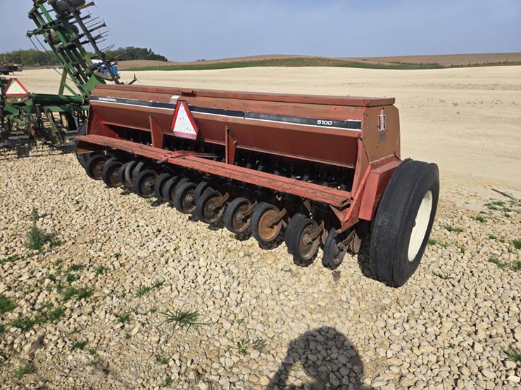 international-5100-image-9