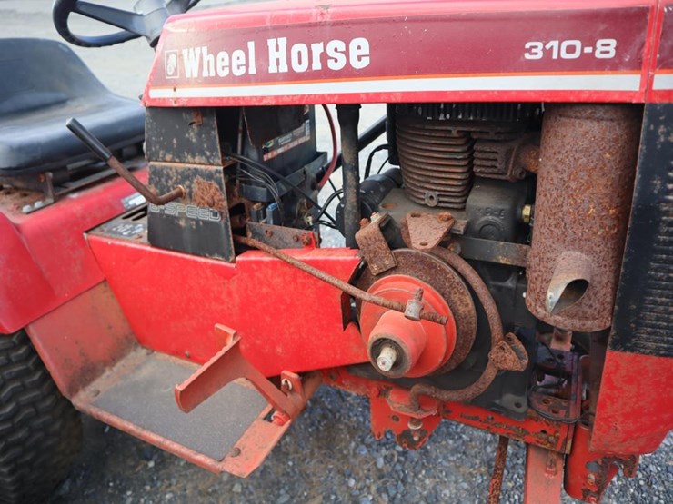 wheel-horse-lawn-&-garden-tractor-image-13