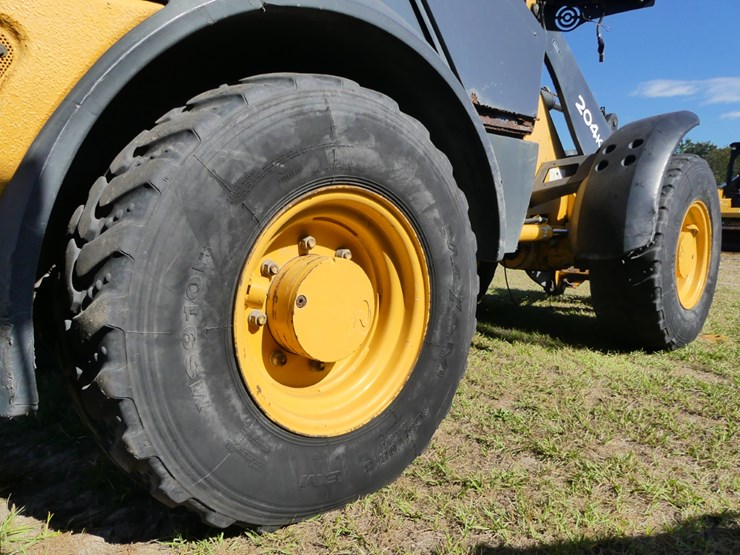 2015-deere-204k-image-5