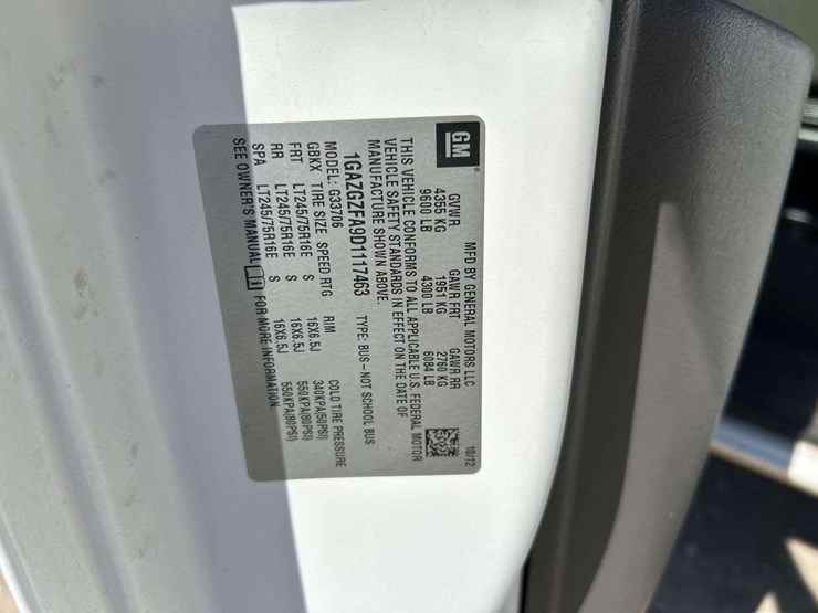 2013-chevrolet-express-3500-passenger-van-image-5