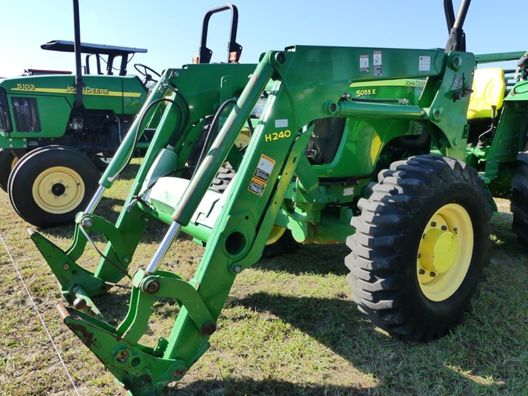 2014-john-deere-5055e-image-11