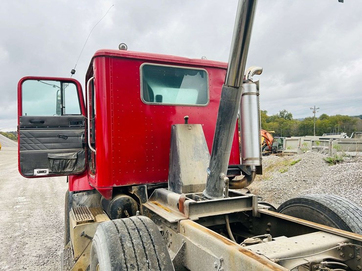 1997-international-paystar-5000-image-114