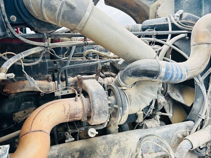 1999-freightliner-tri-axle-dump-truck-image-43