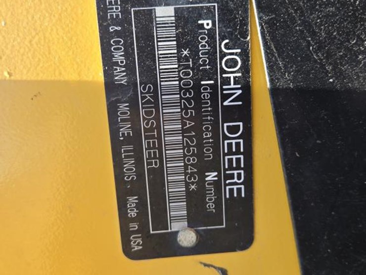 john-deere-325-image-18