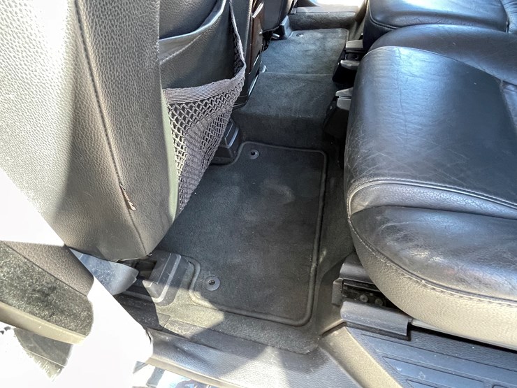 2010-volvo-xc90-image-106