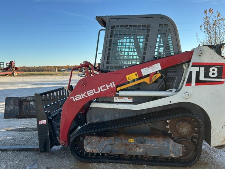 2018-takeuchi-tl8-image-7