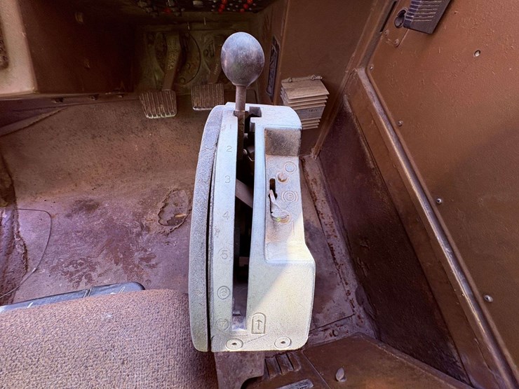 1995-caterpillar-769c-image-36