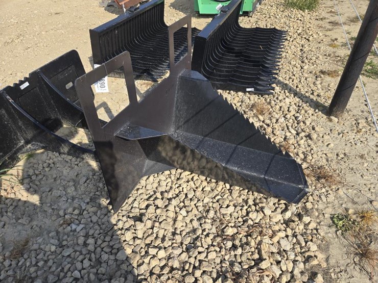 #5890-•-new-40"-skid-steer-tree-spade-image-1
