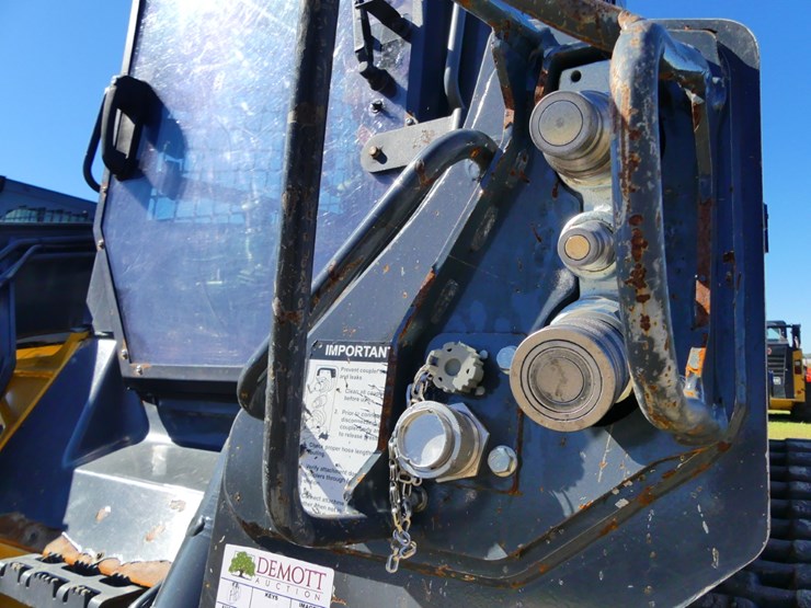 2023-deere-333g-image-11