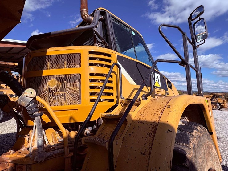 2007-caterpillar-740-image-34