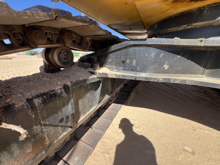 2019-deere-670g-lc-image-38