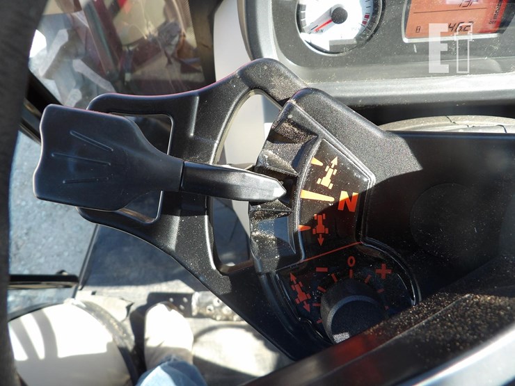 2024-massey-ferguson-4710-image-34