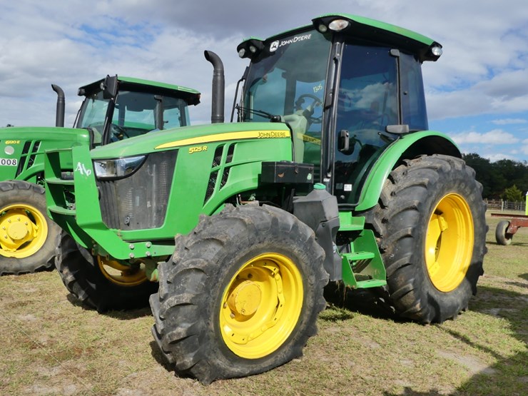 2018-john-deere-5125r-image-1