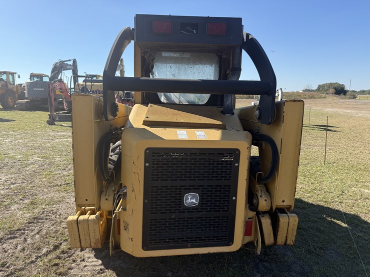 2008-deere-320-image-7