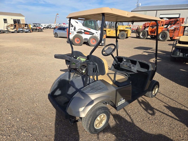 2017-e-z-go-txt-elite-lithium-golf-cart-image-3