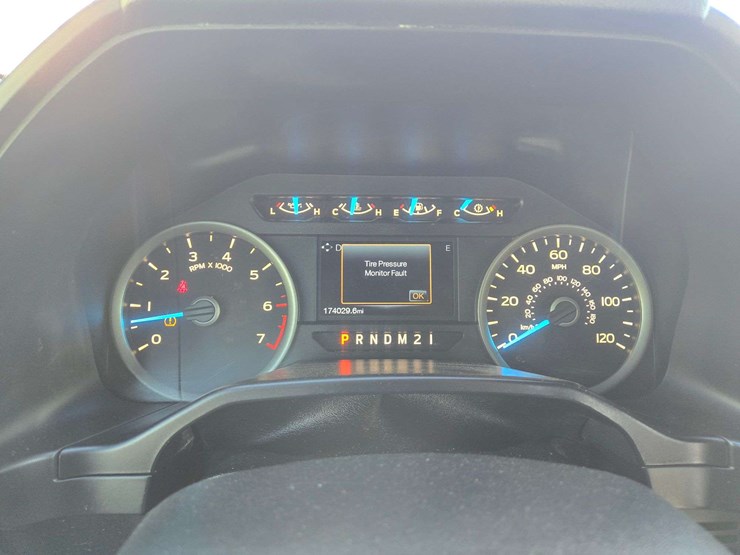 2016-ford-f150-lariat-image-19