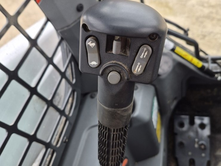 2023-bobcat-s64-image-19