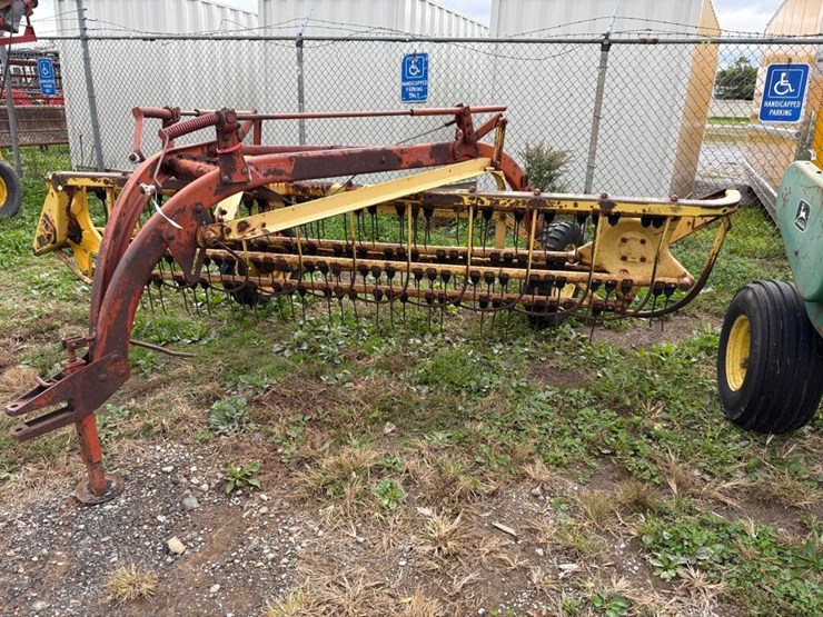 new-holland-258-image-1