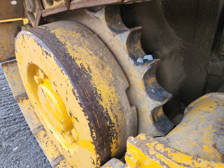 john-deere-450-image-6