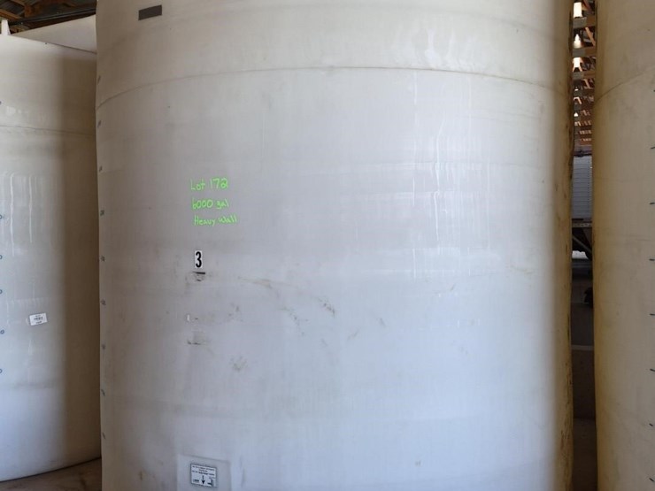 poly-tank-6000-gallon-image-1