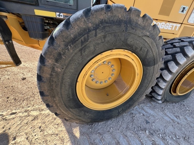 2018-deere-872gp-image-19