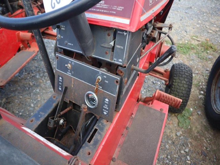 wheel-horse-lawn-&-garden-tractor-image-16