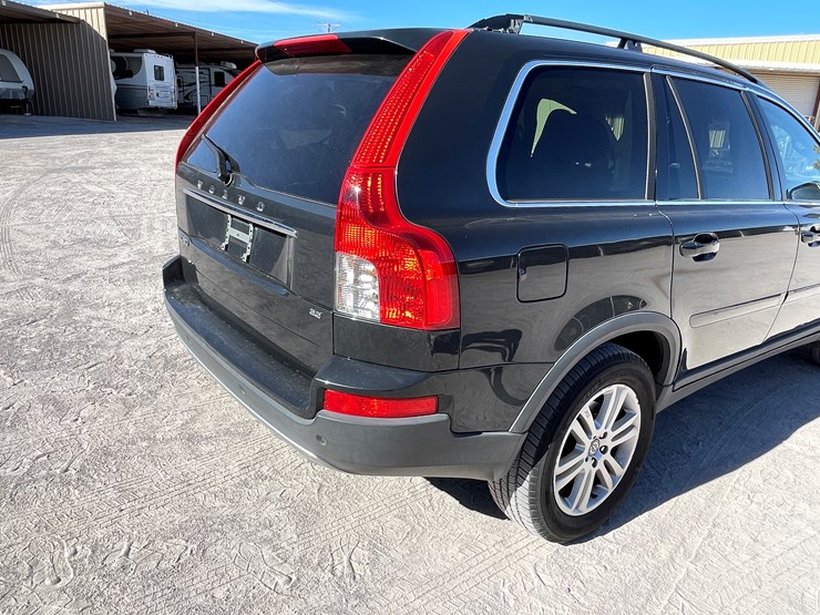 2010-volvo-xc90-image-31