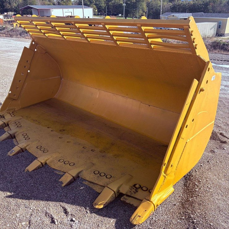 988B SPADE NOSE LOADER BUCKET