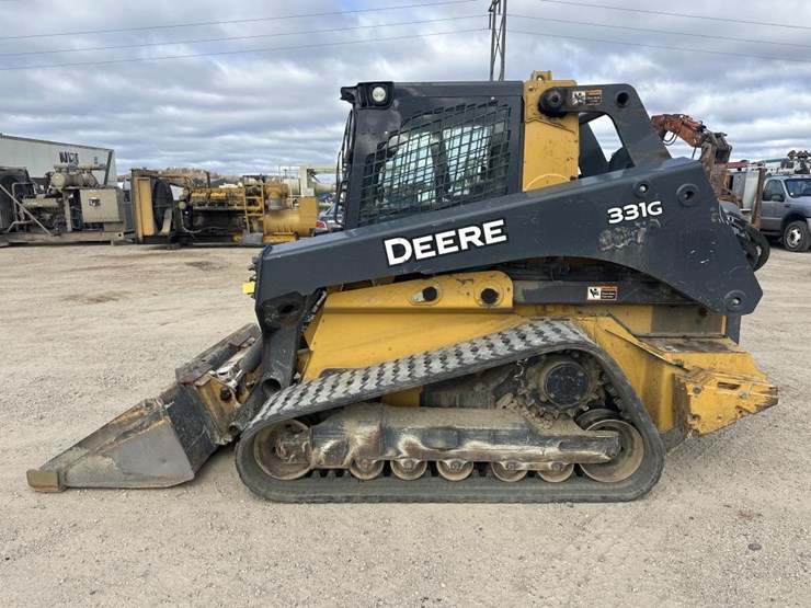 2019-deere-331g-image-2