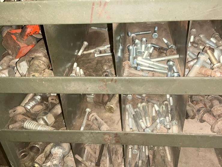 #770-•-parts-rack-of-nuts,-bolts,-washers-and-more-image-28