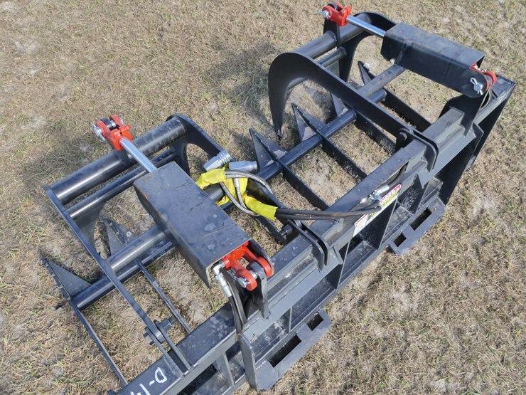 72"-quick-attach-grapple-image-3